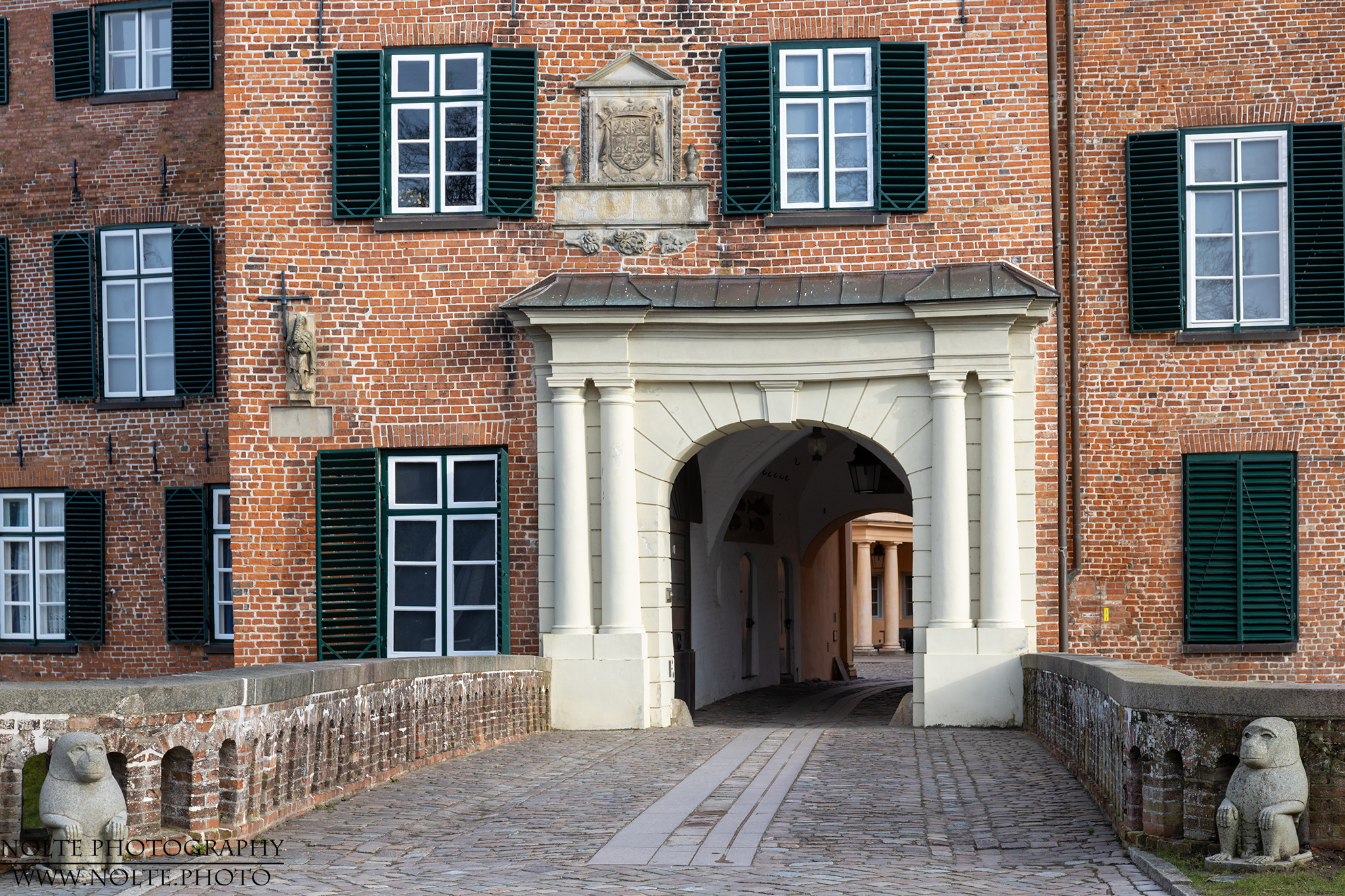Über diese Brücke musst du gehen...