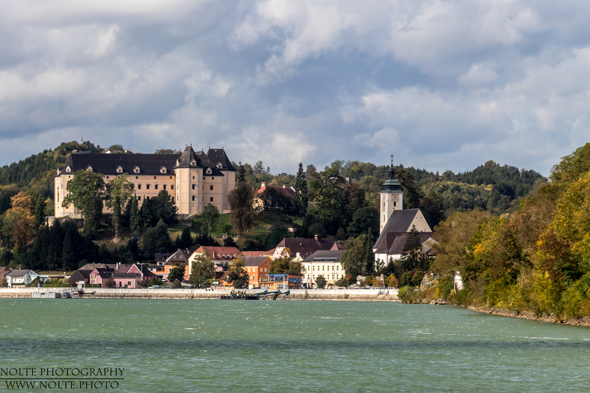 Grein mit Schloss Greinburg und Kirche