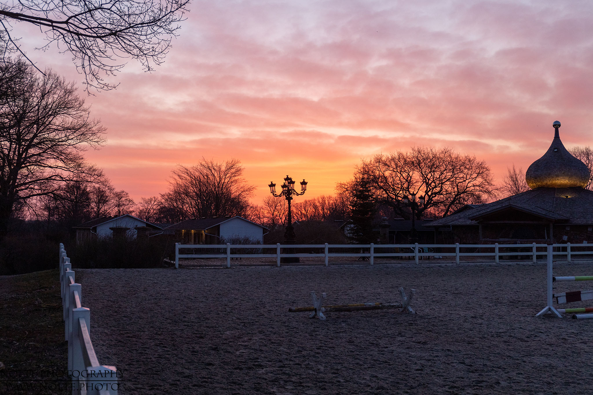 Sonnenaufgang im Stall
