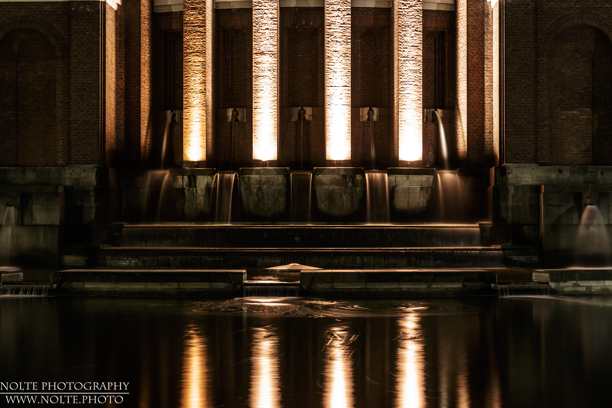Die Wasserspiele des Hamburger Planetariums.
