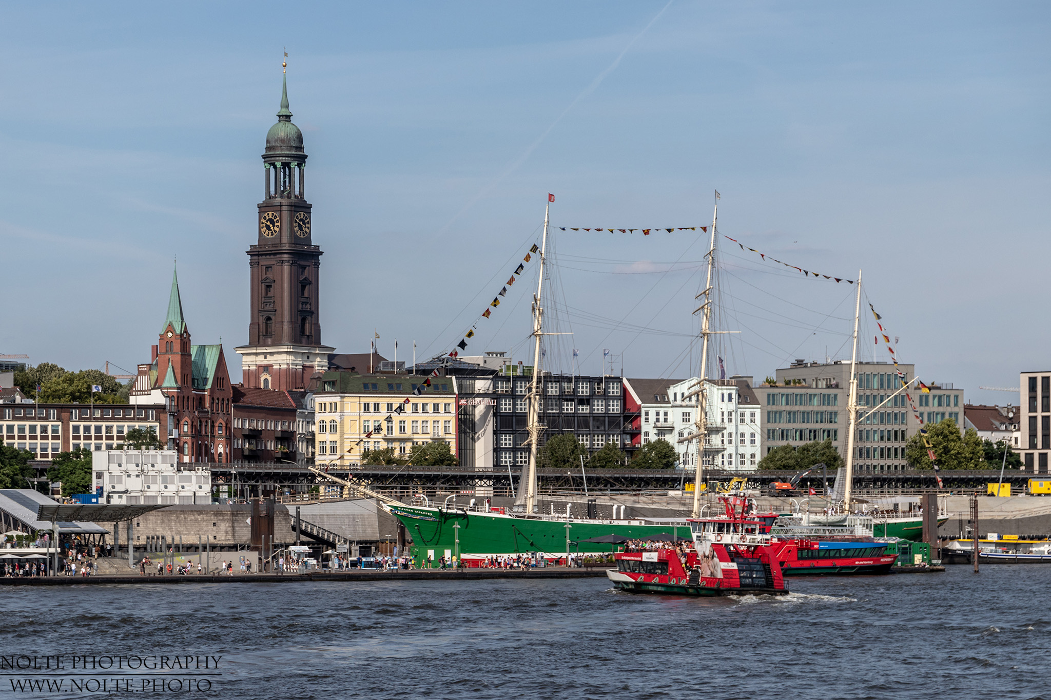 Rickmer Rickmers vor dem Michel