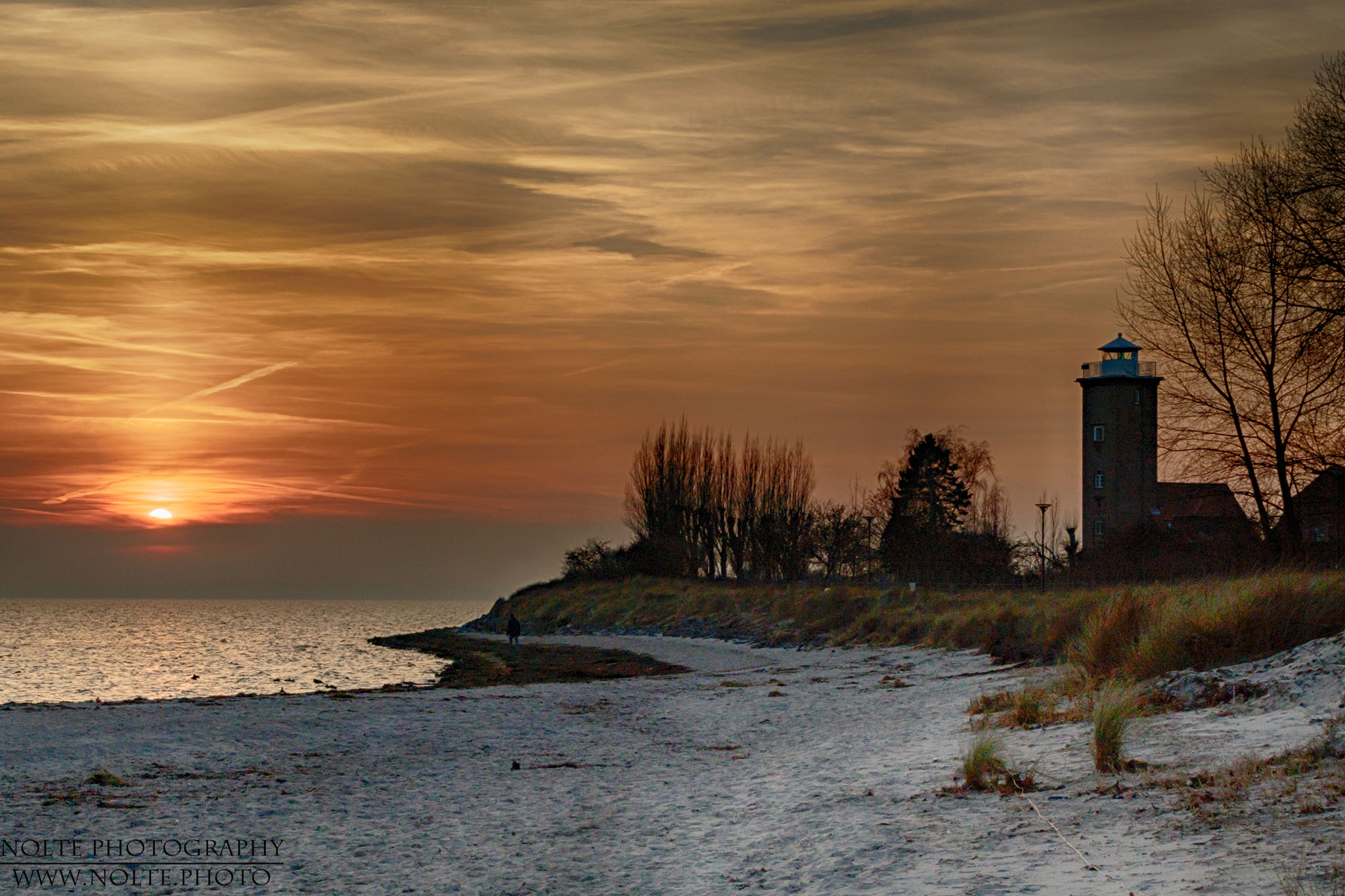 Sonnenuntergang am Pelzerhakener Leuchtturm
