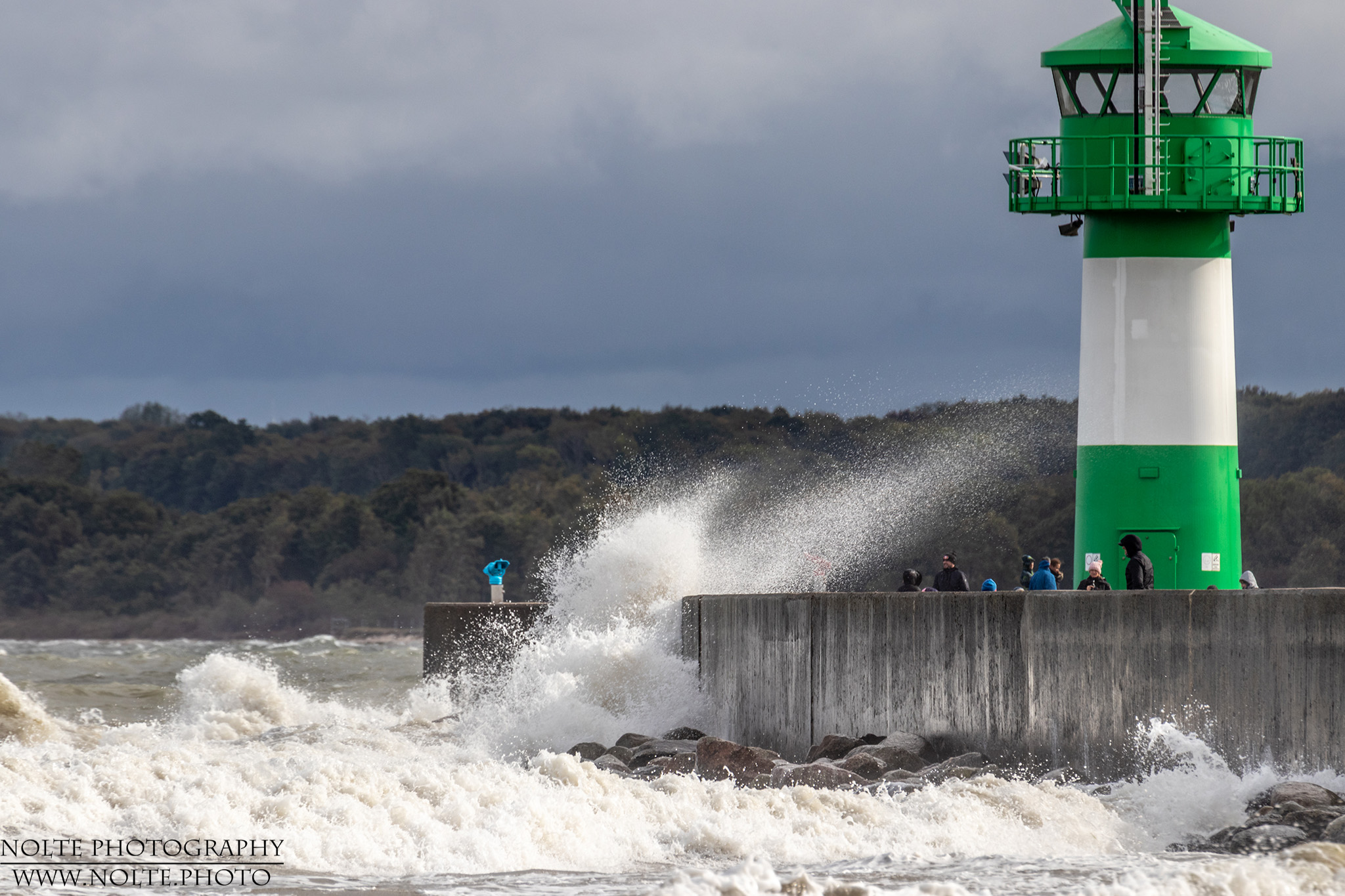 Wellengischt an der Nordermole