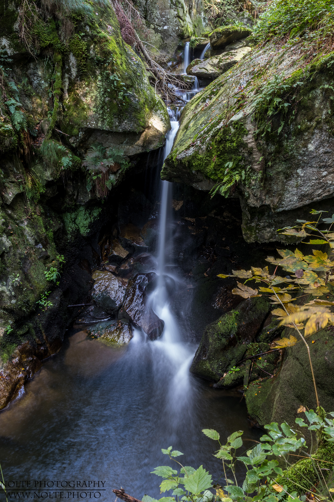 Einer der vielen kleinen Wasserfälle der Stillensteinklamm