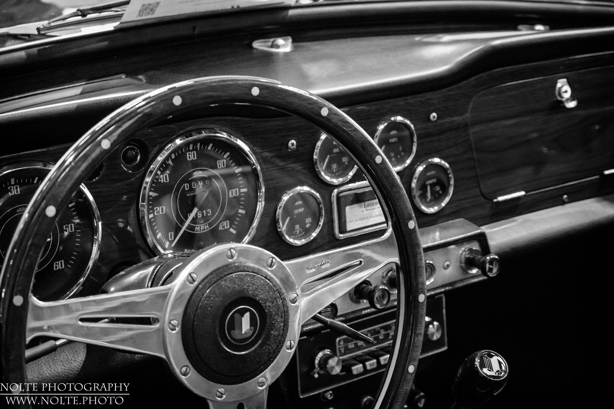 Cockpit eines 1963 Triumph TR4.