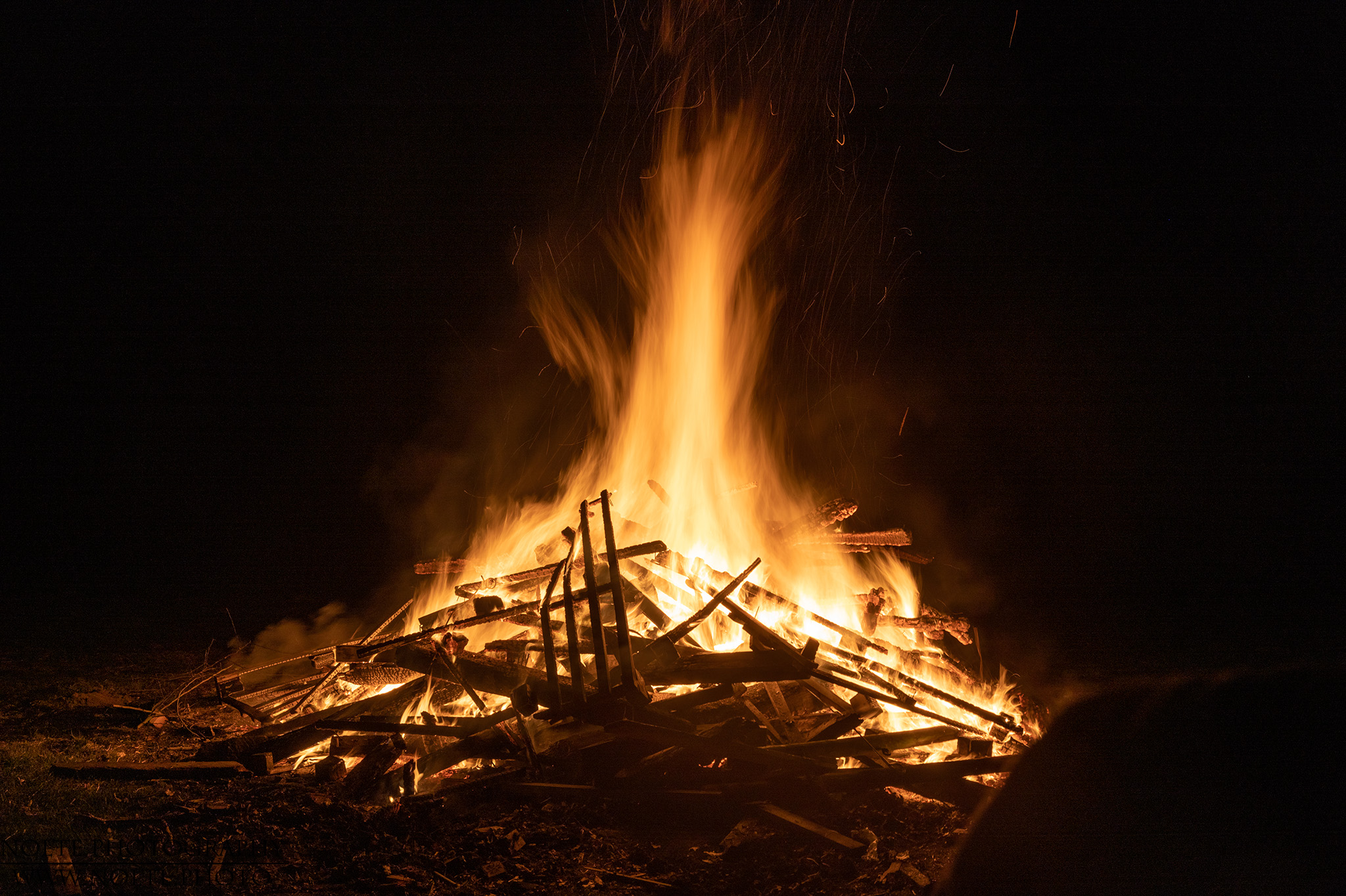Osterfeuer Langzeitaufnahme