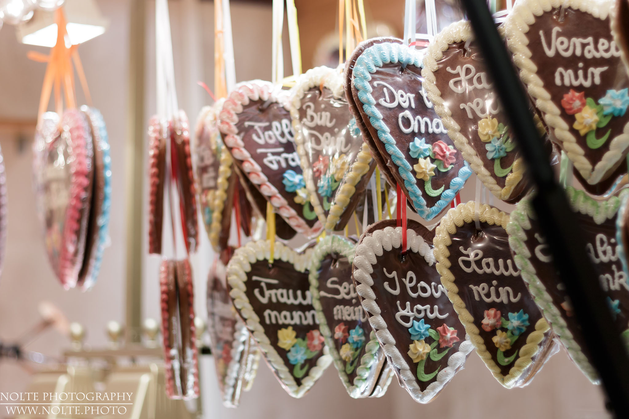 Lebkuchenherzen auf einer Kirmes