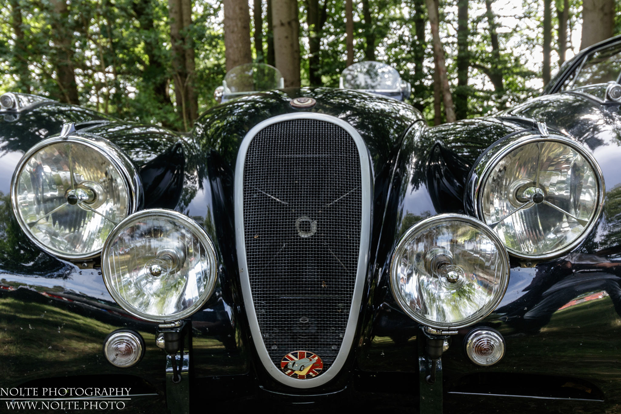 Die Front eines 1953er Jaguar XK120 Roadster.