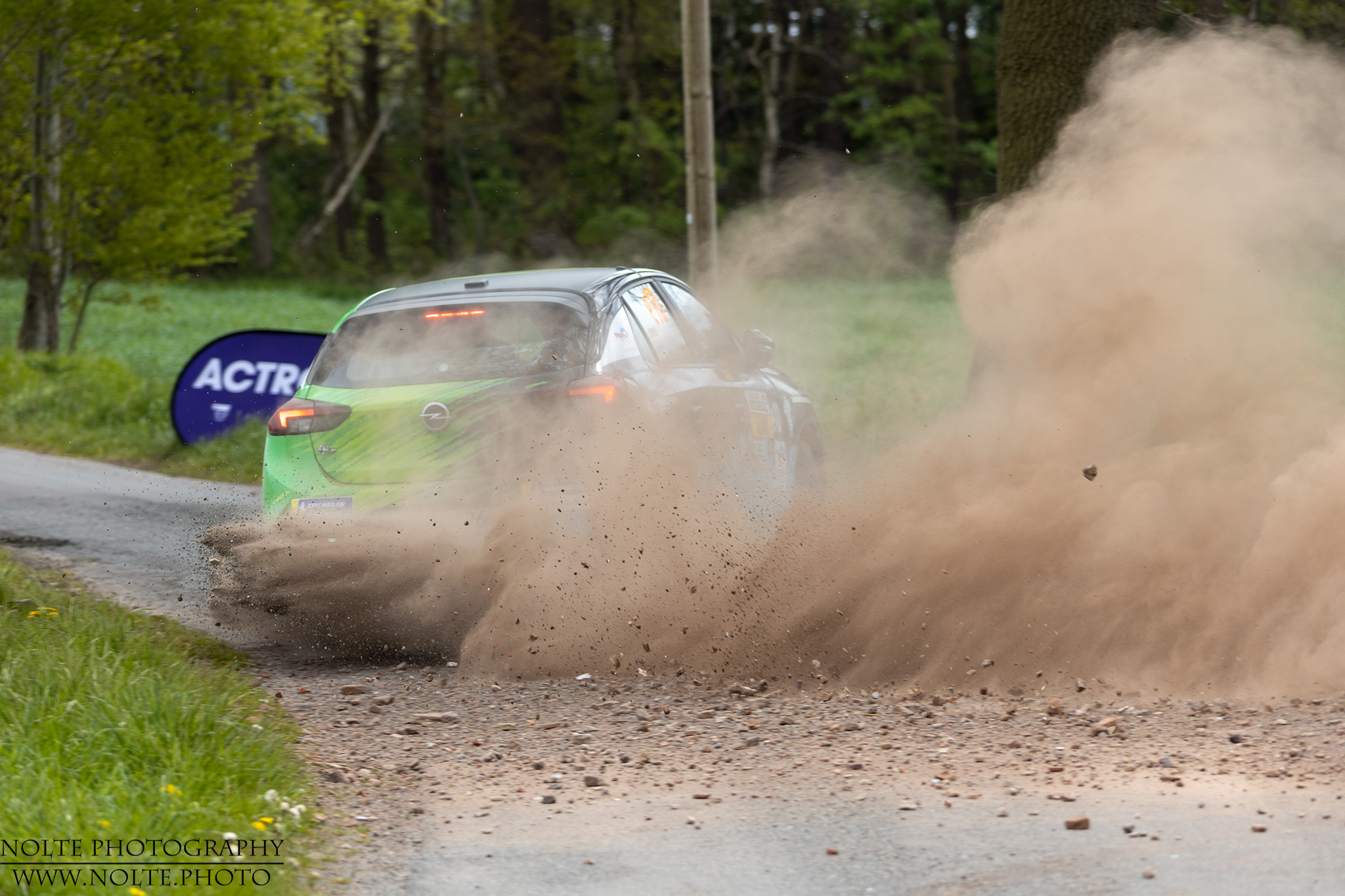 Vom Schotter auf den Asphalt