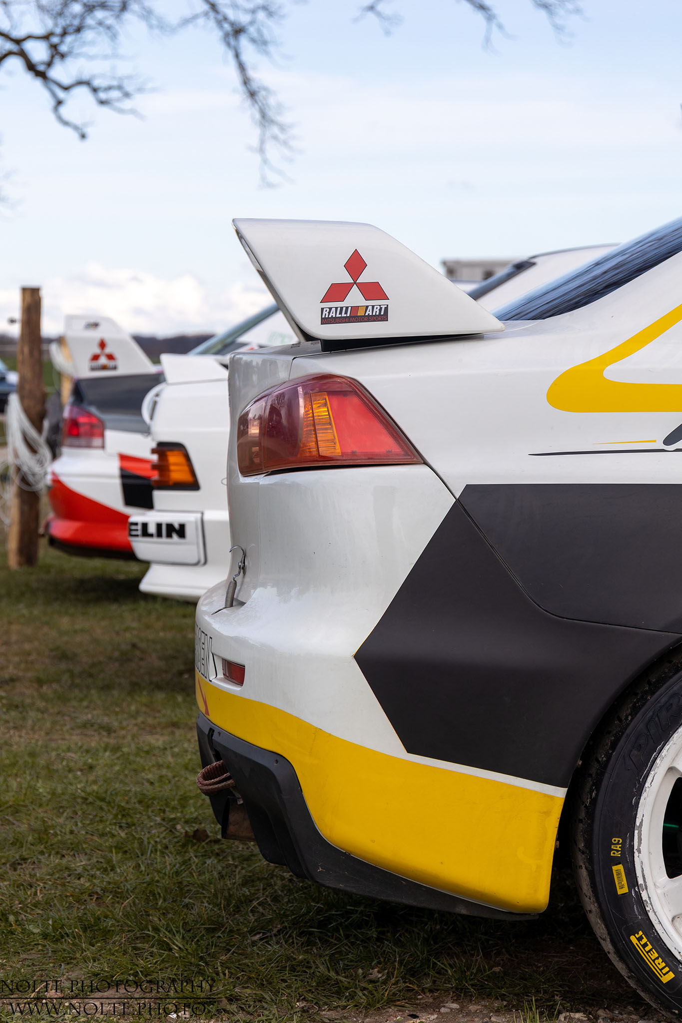 Heckpartien der Rallyefahrzeuge