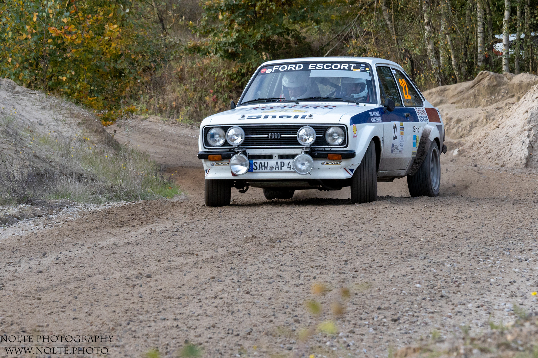 Ford Escort MkII im Drift um die Kurve