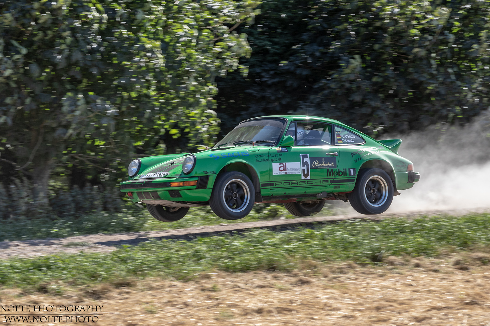 Springender Rallyeporsche