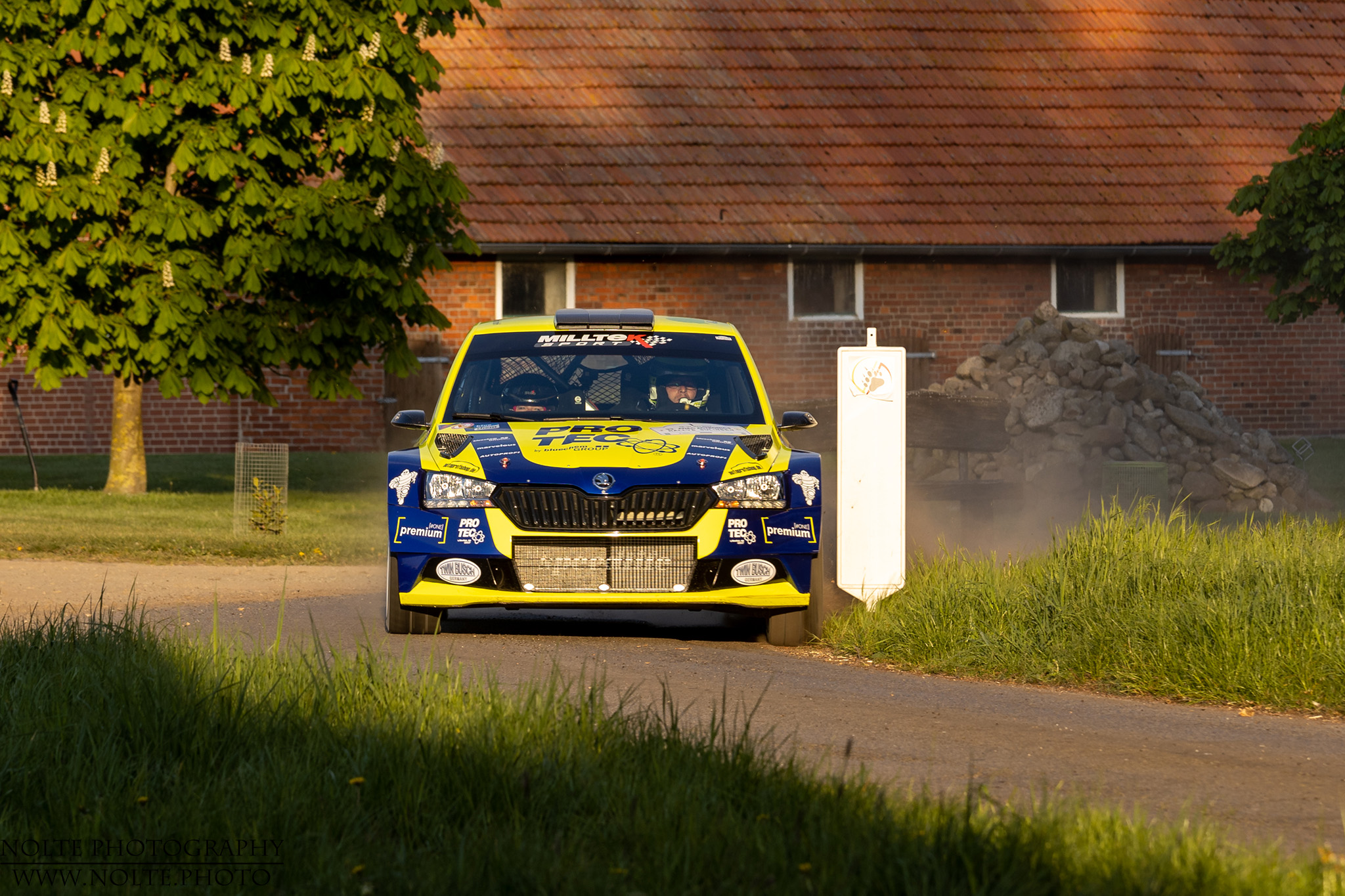 Man spart jeden Zentimeter auf dem Weg zum Sieg ein...