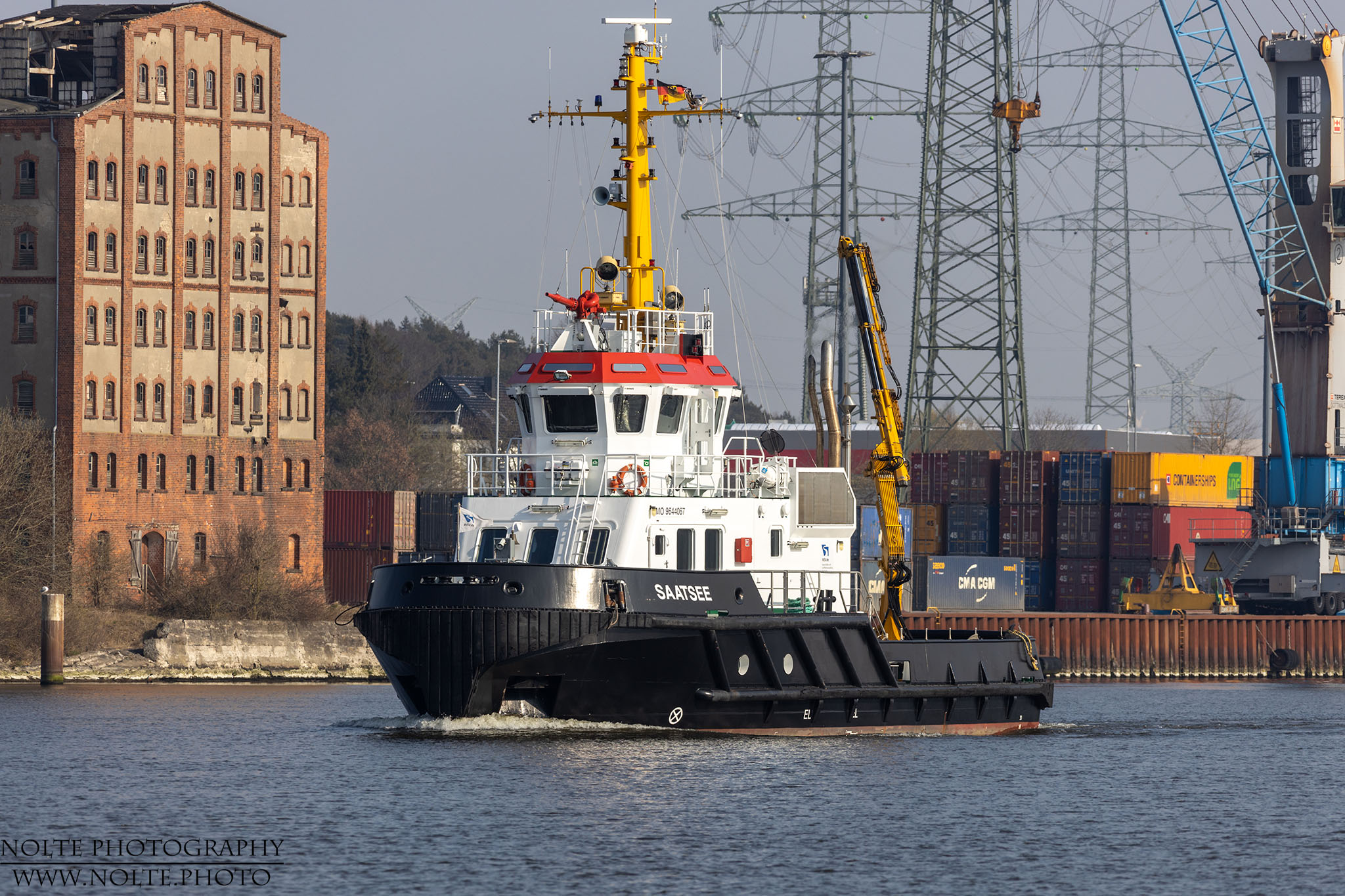 Hafenschlepper Saatsee auf der Trave bei Lübeck